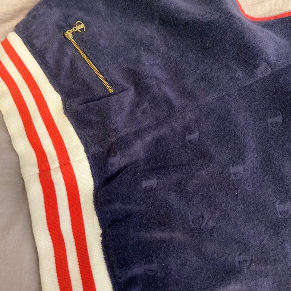 CHAMPION shorts - Picture 2 of 2